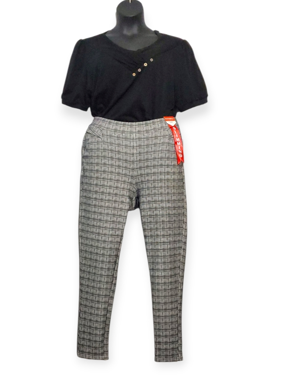 Black & Gray Plaid Cropped Ponte Pants